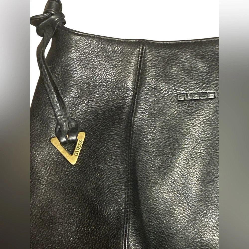 Vintage pebbled leather GUESS bag in black